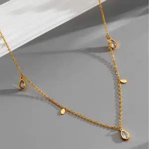 Elegant Waterdrop Necklace